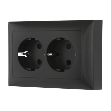 Розетка двойная линейная Черная с з/к с защитными шторками LK60 LK STUDIO 863708